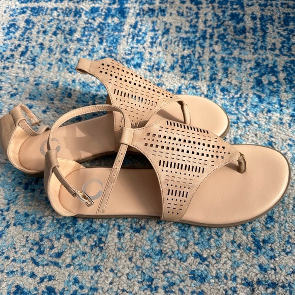Shoes - neutral sandals!